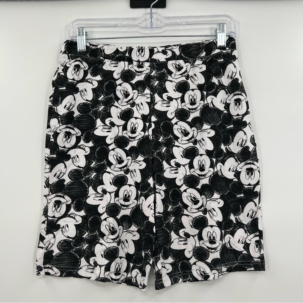 Large  Disney  Mickey Mouse Shorts   New - Picture 2 of 4